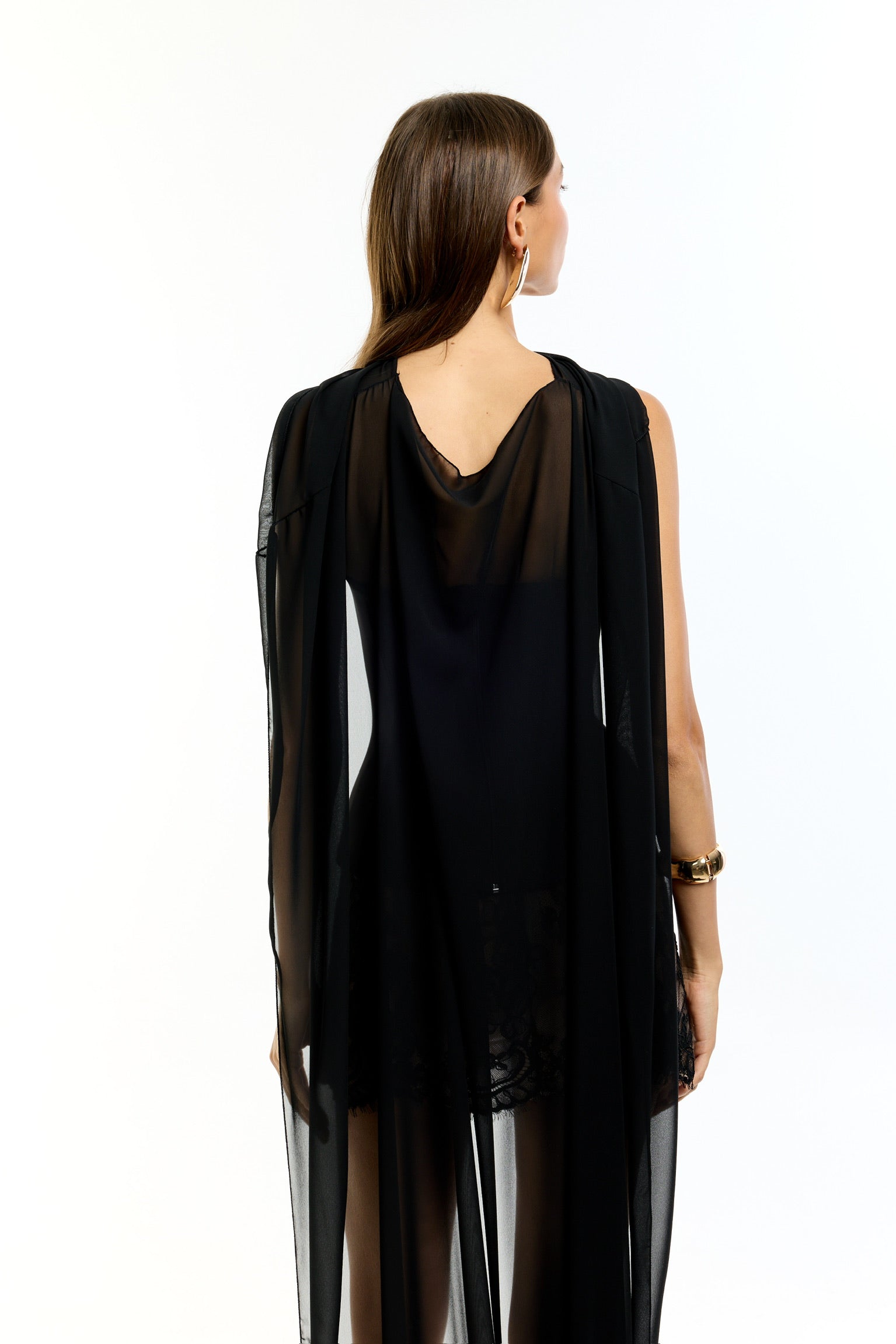 ‏Dorée black cape